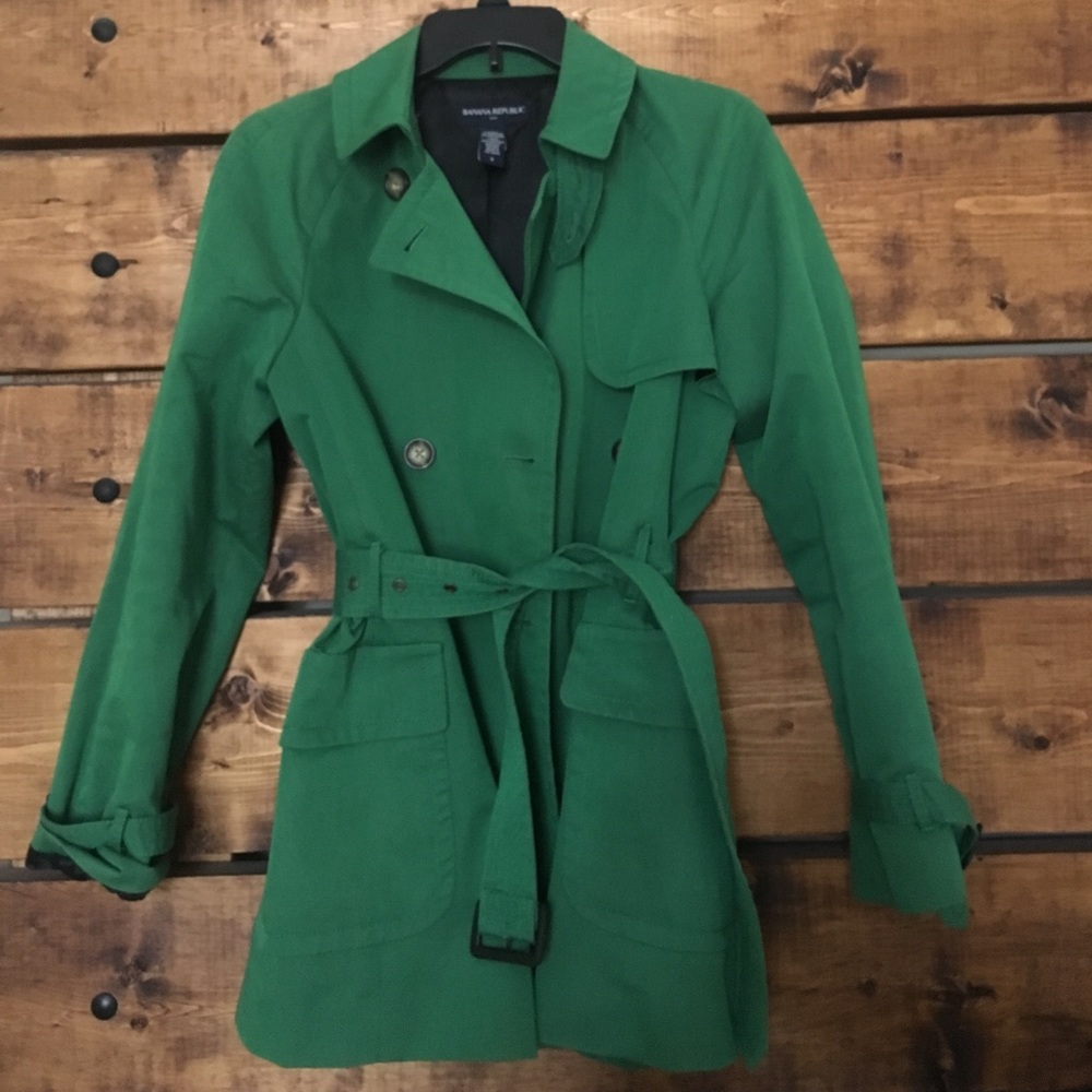 Banana Republic short trench, size S