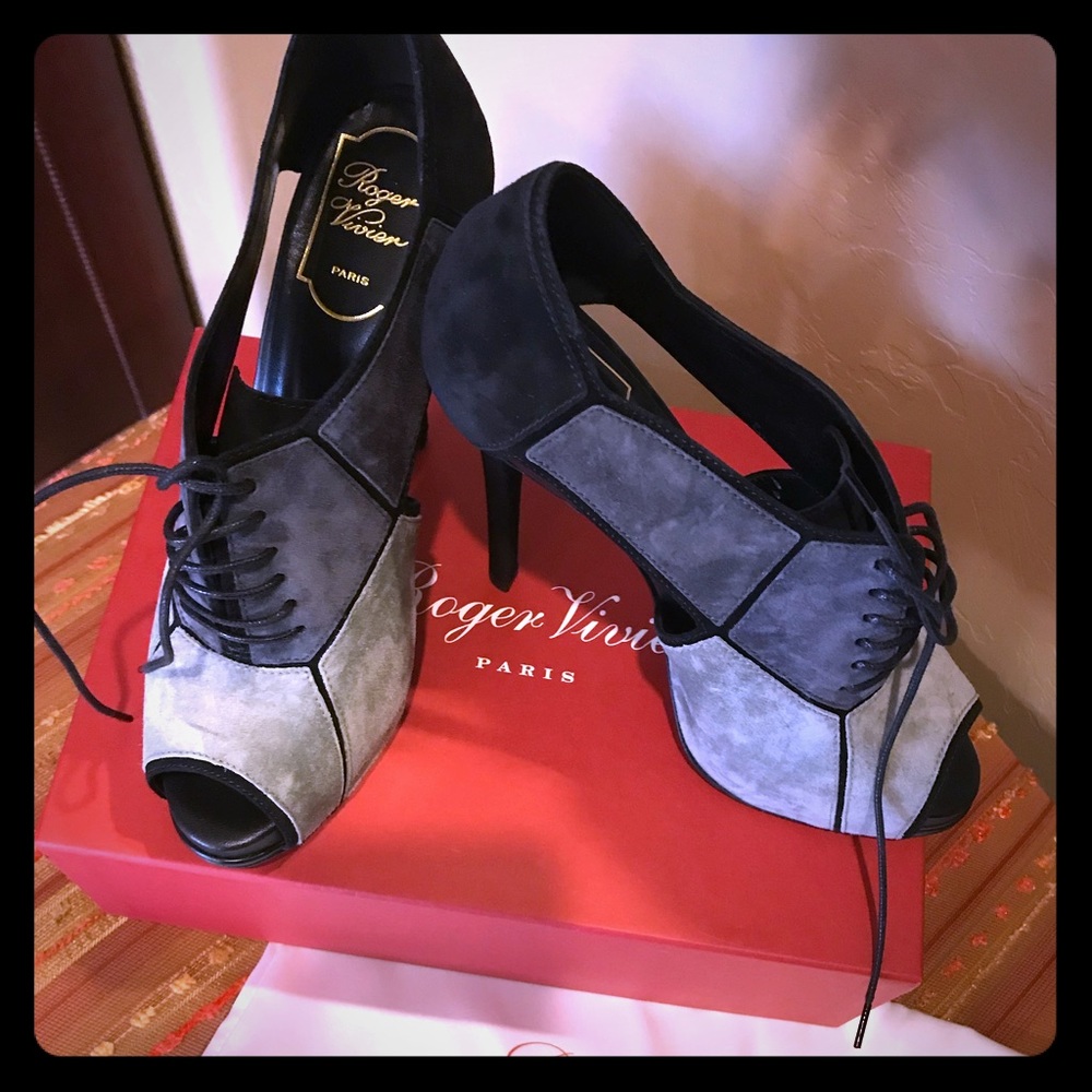 Roger Vivier black and grey heels