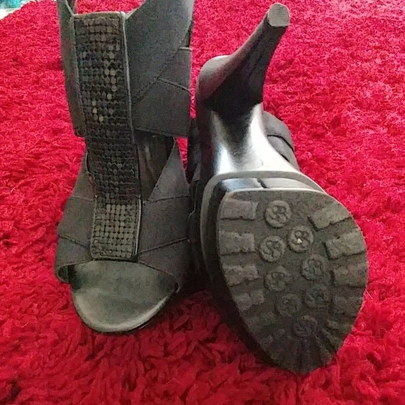 Platforms - Picture 3 of 4