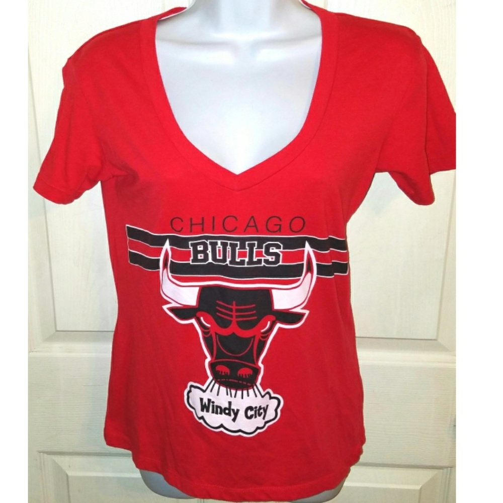 Retro CHICAGO BULLS V-Neck Tee Womens Medium