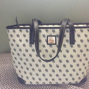 Dooney and bourke  The Gretta leisure shopper