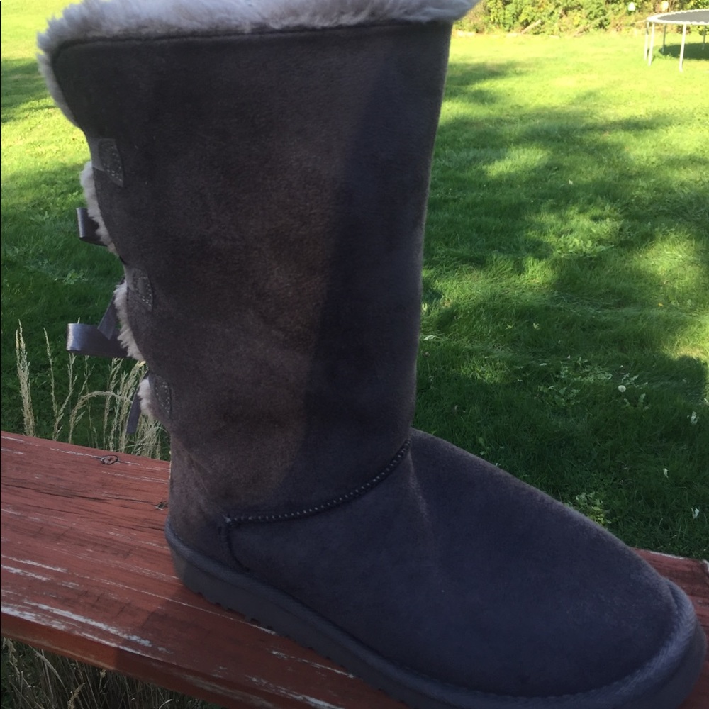 Gray Bailey Bow Uggs size 8 womens