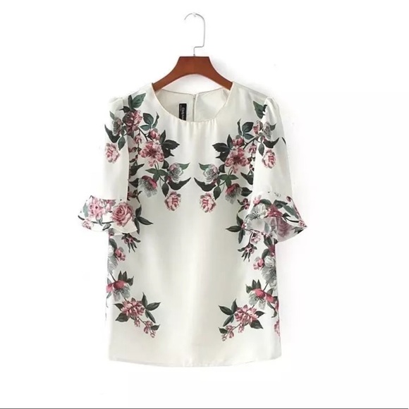 🧨Bomb Sale Ends Sunday 🧨 Delicate Spring Bloom Floral Flutter Sleeve Blouse - Picture 2 of 7