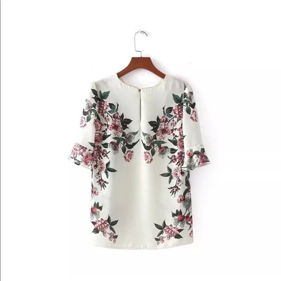 🧨Bomb Sale Ends Sunday 🧨 Delicate Spring Bloom Floral Flutter Sleeve Blouse - Picture 3 of 7
