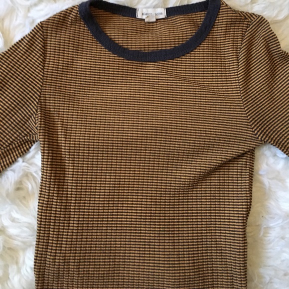 ✨URBAN OUTFITTERS SILENCE + NOISE CROP TOP✨ - Picture 3 of 4