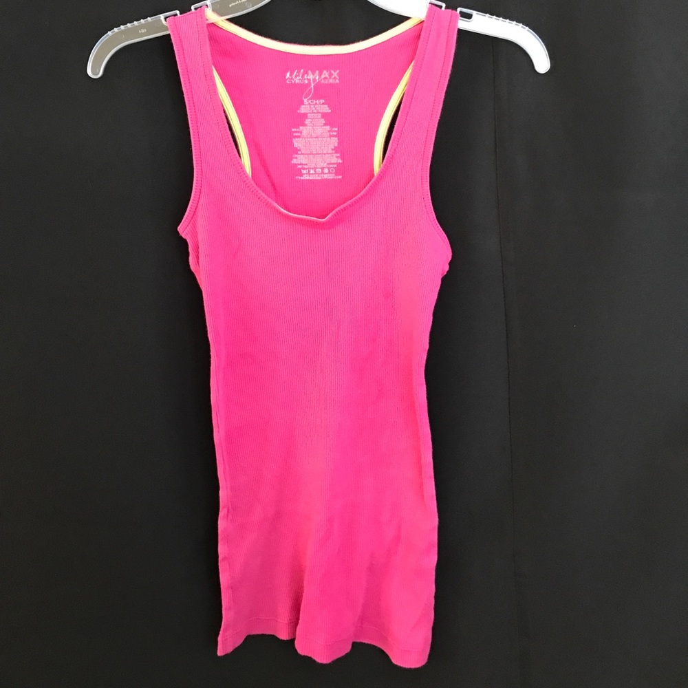 Pink fitted tank top