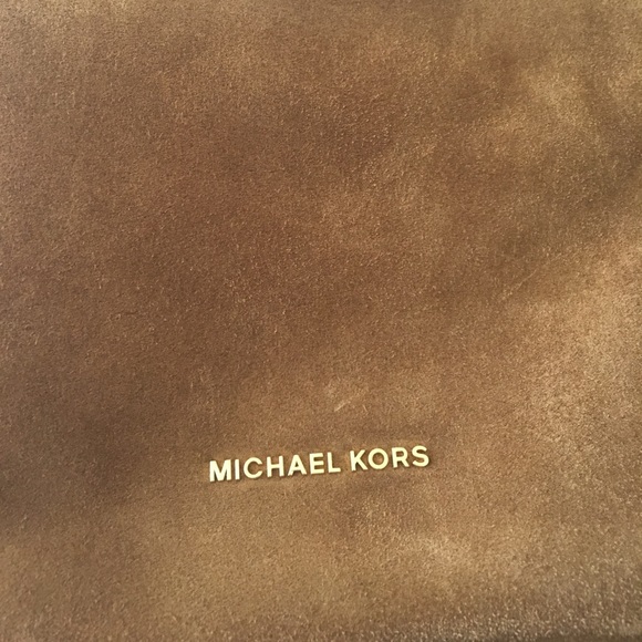 BRAND NEW SUEDE MICHAEL KORS CROSSBODY PURSE - Picture 2 of 5