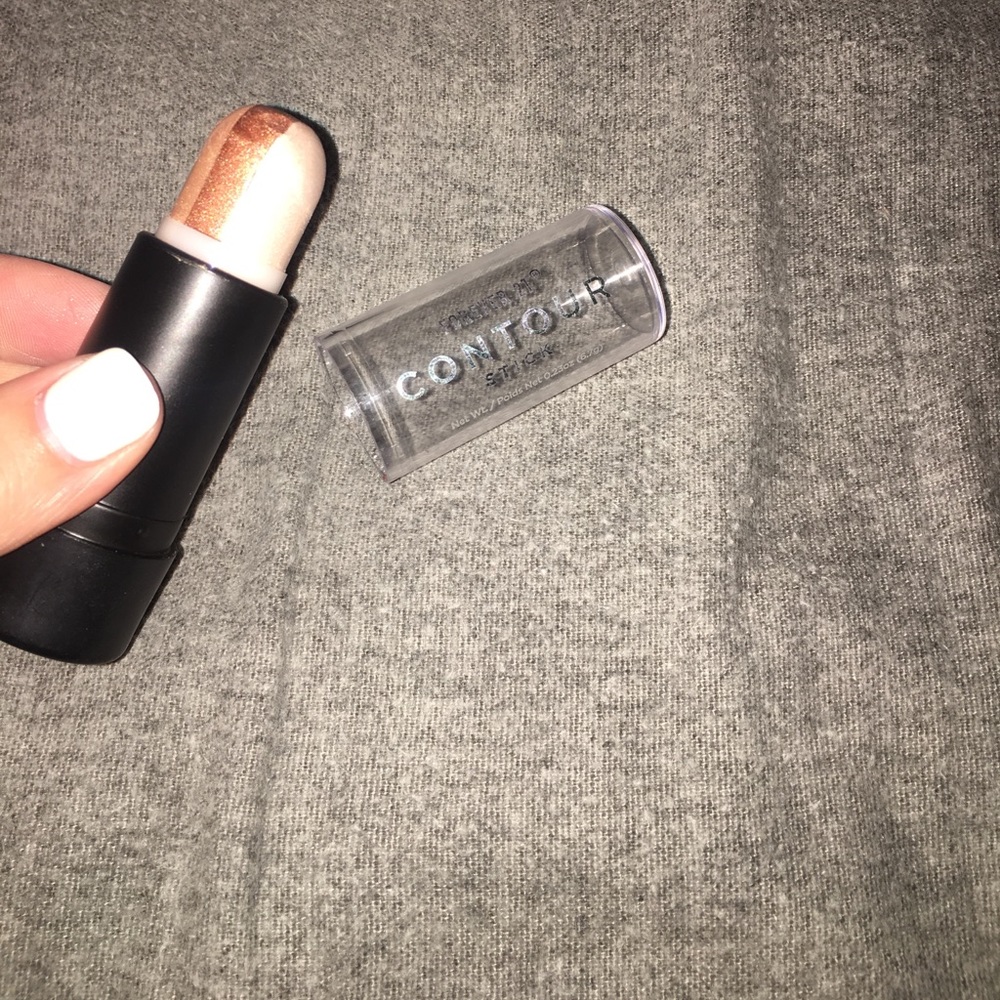Countour and highlight stick