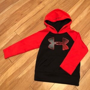 Under Armor sweatshirt