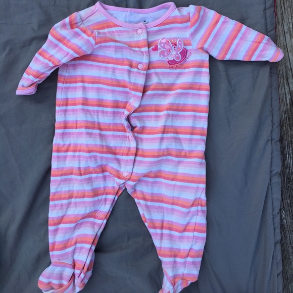 Three 6-9 month girl pajamas - Picture 2 of 4