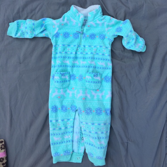 Three 6-9 month girl pajamas - Picture 3 of 4