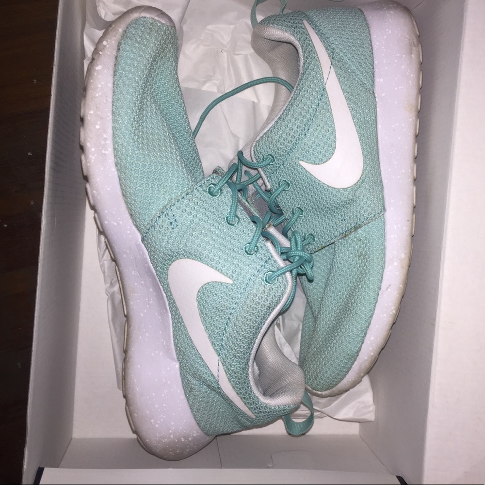 Tiffany co blue Nike roshe run sneakers