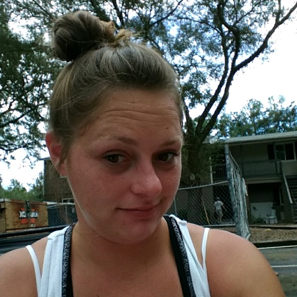 Meet your Posher, Desiree - Picture 1 of 1