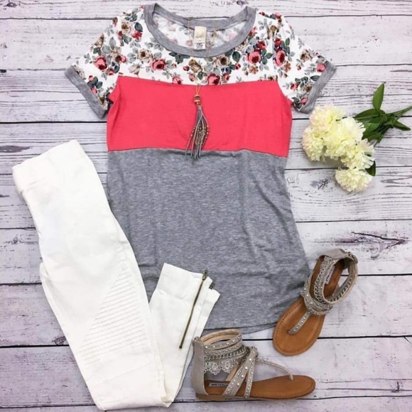 Tops - Boutique Flower Color Block Top