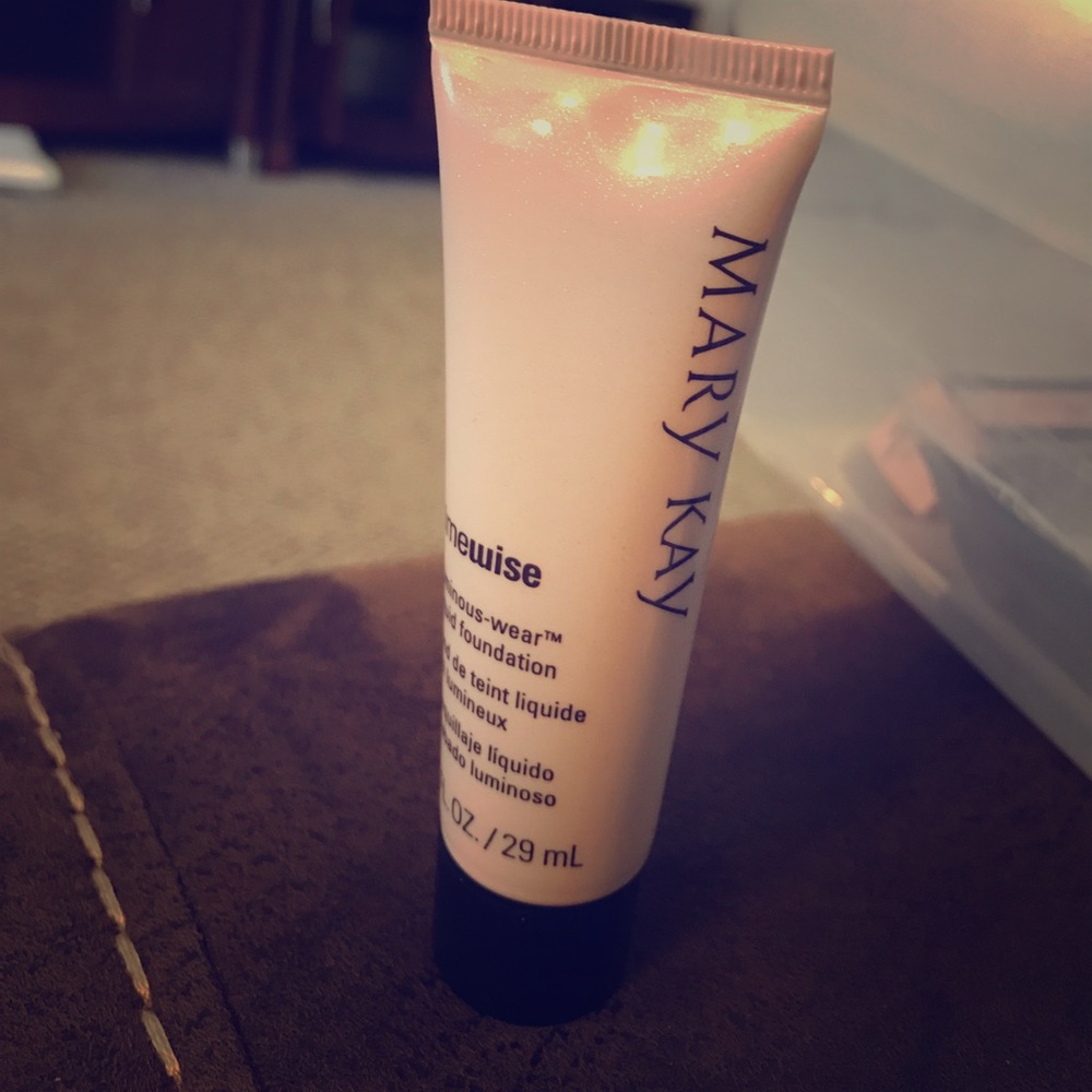 Mary Kay luminous- wear liquid foundations