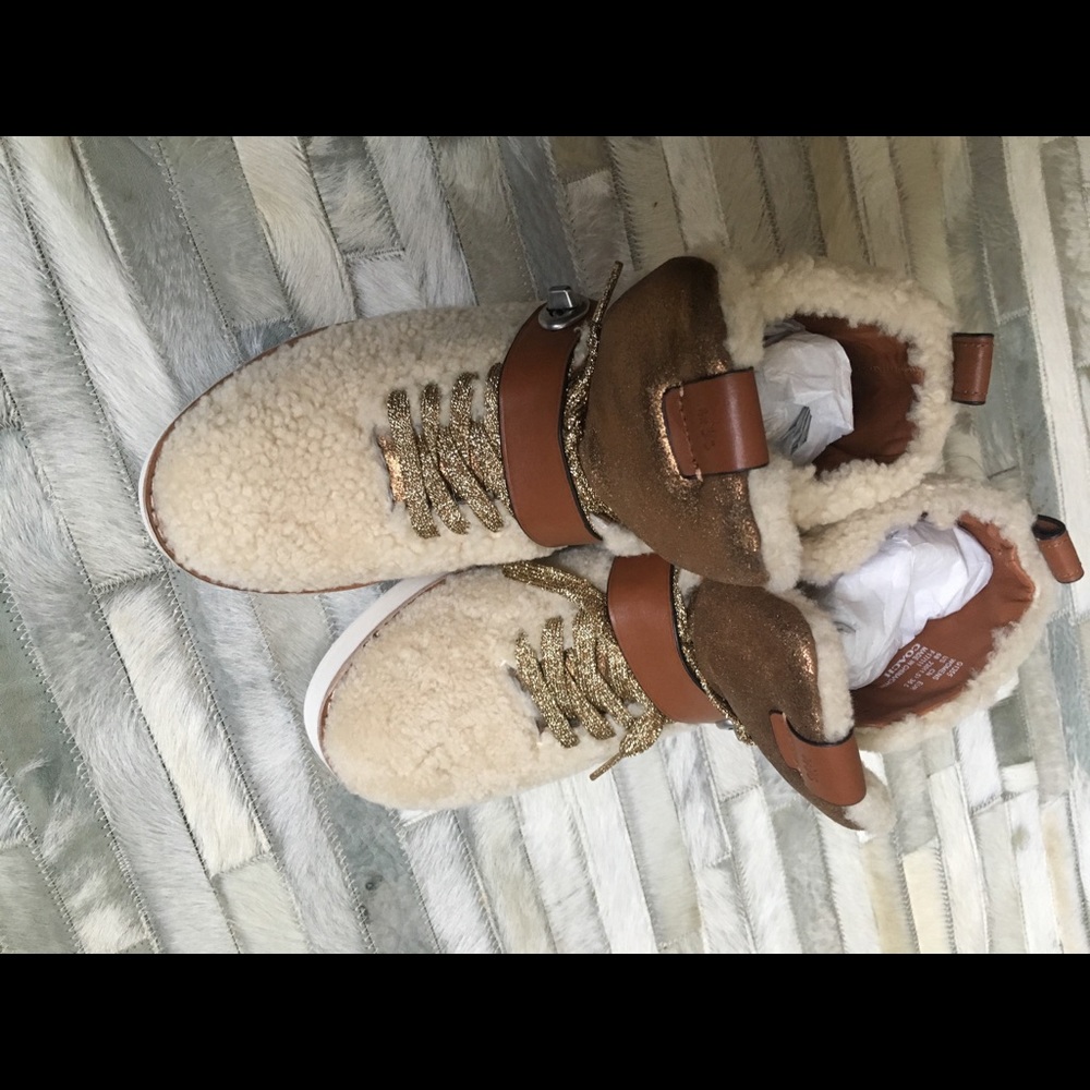 Coach hiker boot.... brand new...