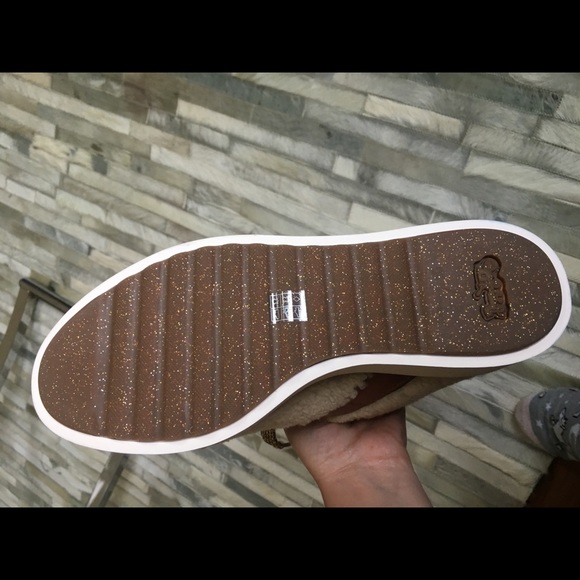 Coach hiker boot.... brand new... - Picture 2 of 8