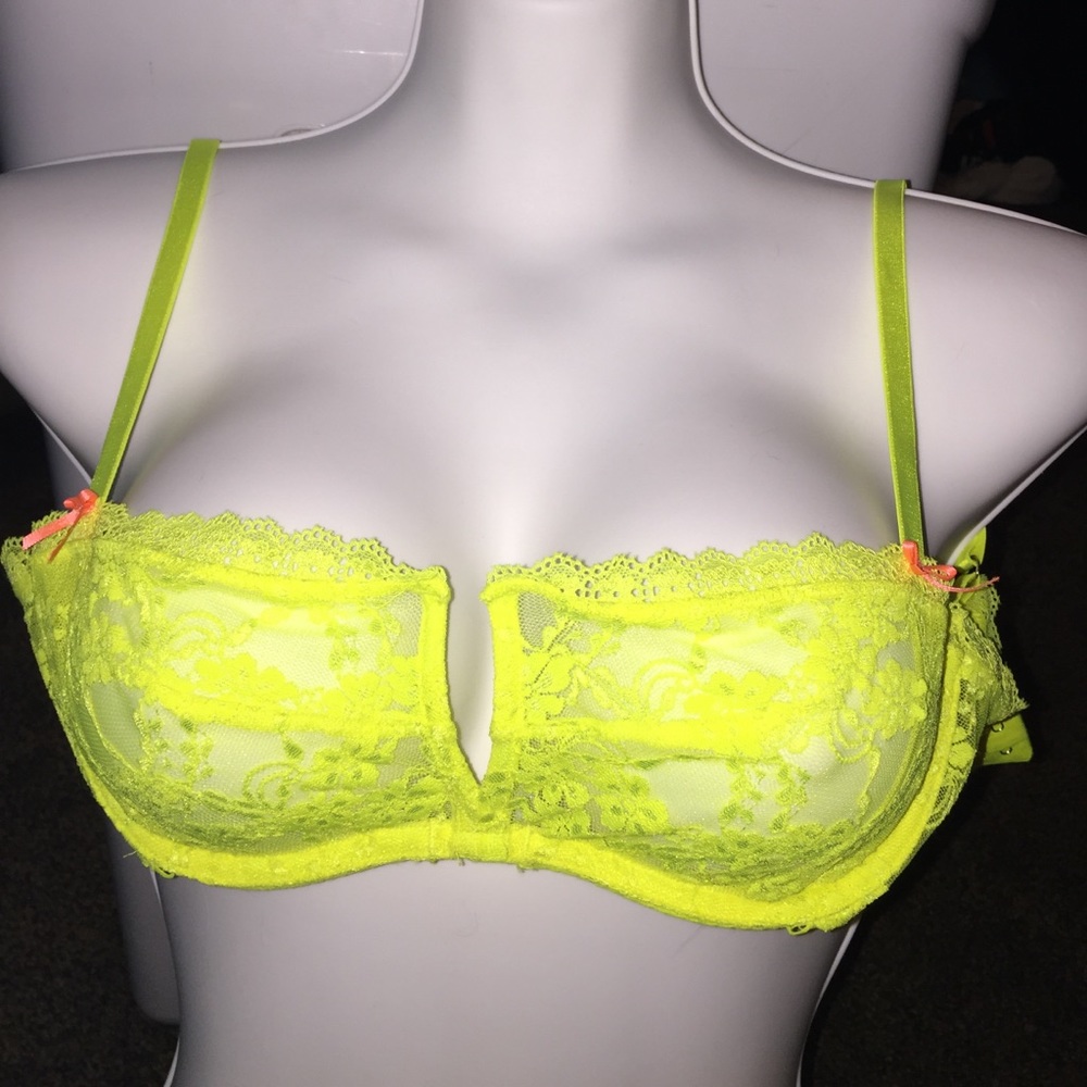 Brand new bra great for Christmas or birthdays!