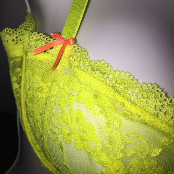 Brand new bra great for Christmas or birthdays! - Picture 2 of 2