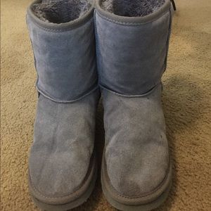Grey short uggs