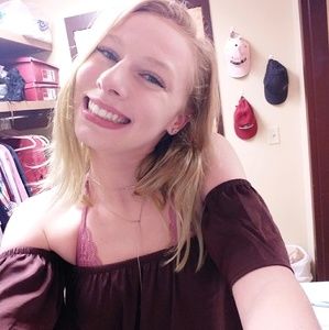 Meet your Posher, Melanie