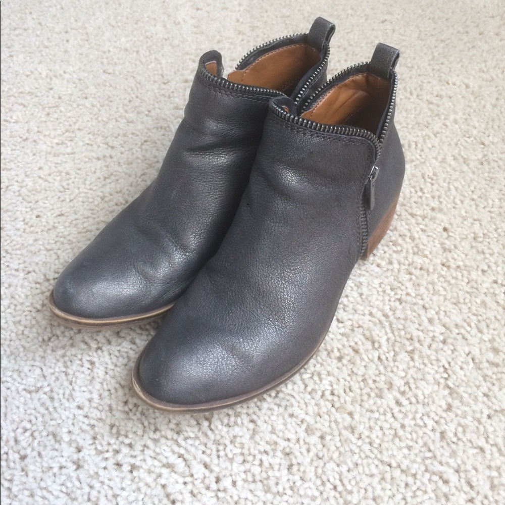 Like new sparkly grey lucky brand ankle booties