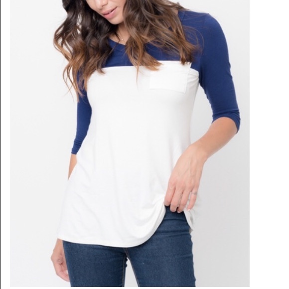 Caralase Tops - 💕NWOT💕3/4 Sleeve Front Pocket Tee