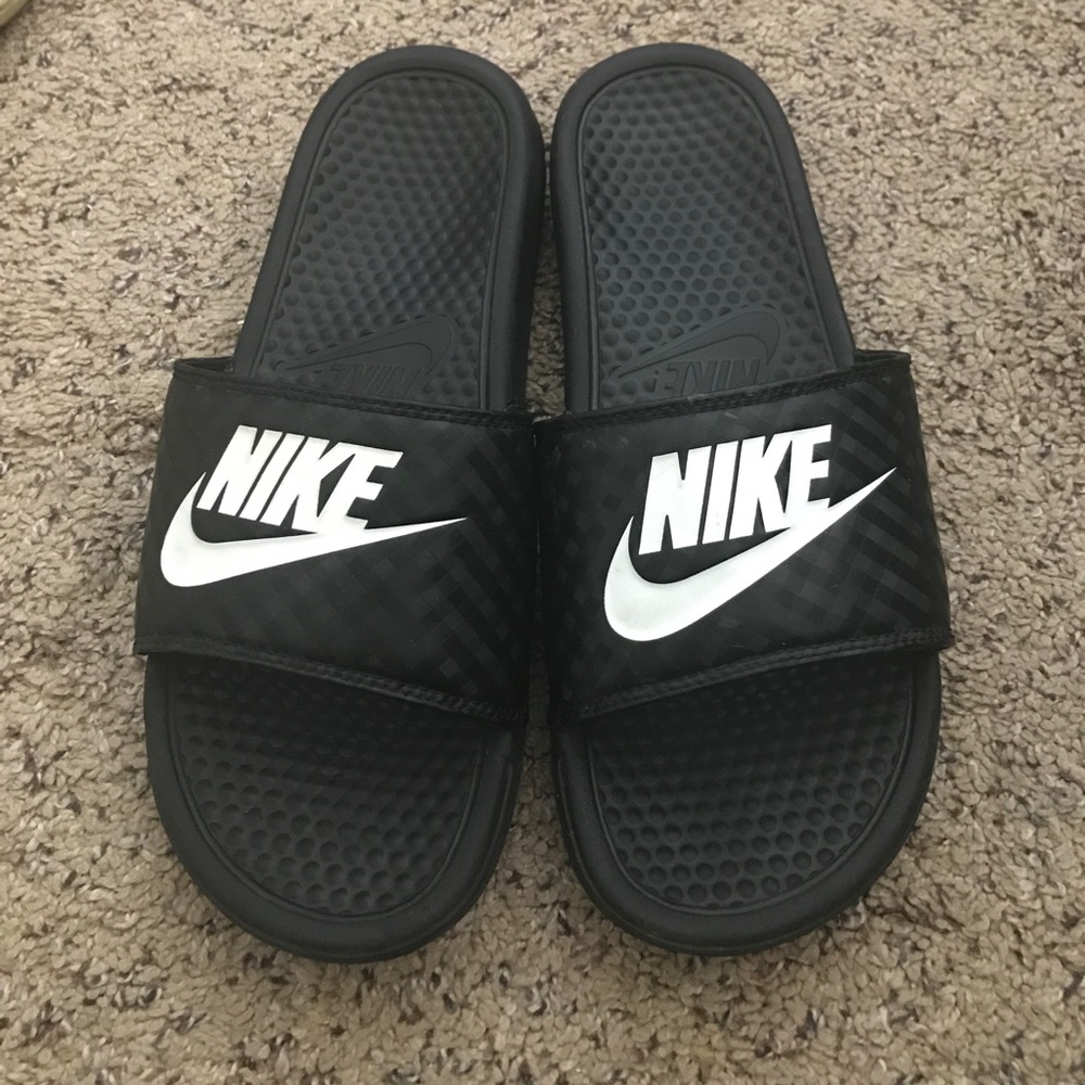 Nike black and white slides