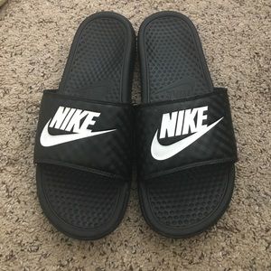 Nike black and white slides