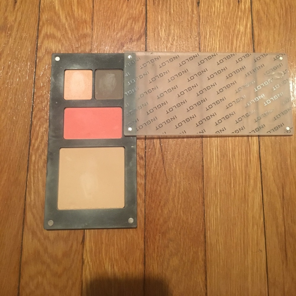Inglot Freedom Palette with 4 Shades Included.