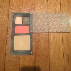 Inglot Freedom Palette with 4 Shades Included.