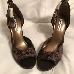 Ladies size 9 elegant brown heels- never worn