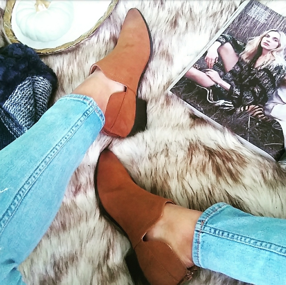 LAST PAIR!!//The Ruby// Chestnut booties - Picture 2 of 4