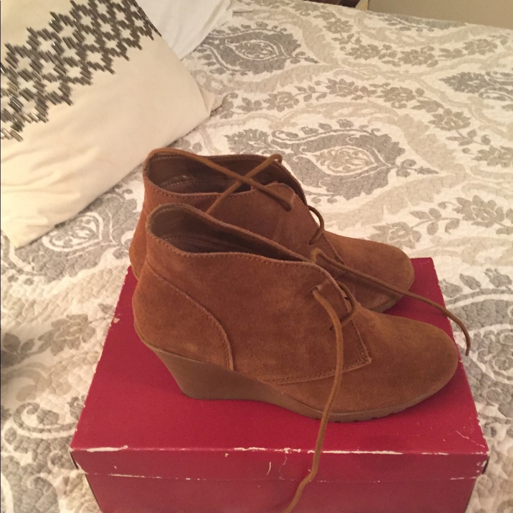 Suede booties - Picture 2 of 3
