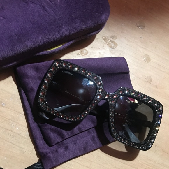 Gucci oversized sunglasses