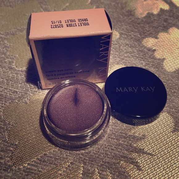 Violet Storm- Cream Eye Color - Picture 2 of 2