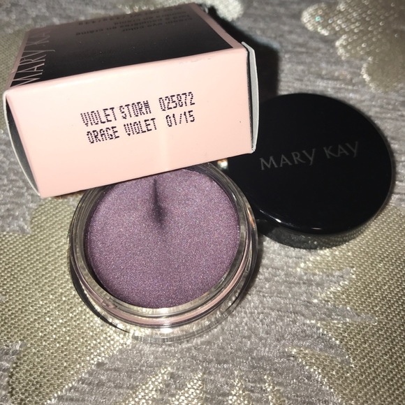 Violet Storm- Cream Eye Color - Picture 1 of 2