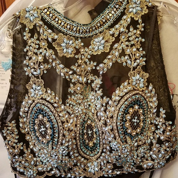 Size 4 prom dress. - Picture 2 of 3