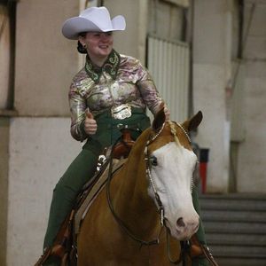 Meet your Posher, Alyssa