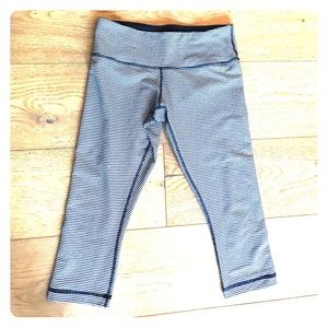 Lulu Lemon Gingham Crop Wunder Under Size 6