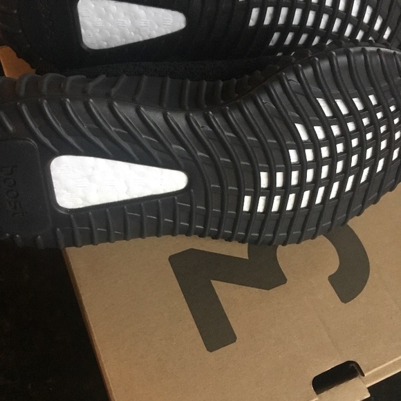 Yeezy Boost 350 V2