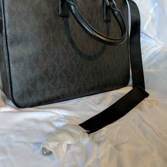 MICHAEL KOR'S MEN'S BRIEF CASE (NEW WITH TAGS) - Picture 3 of 6