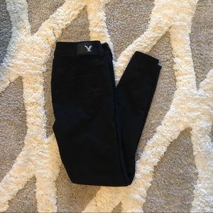 AMERICAN EAGLE SIZE 8 BLACK SATEEN JEGGINGS