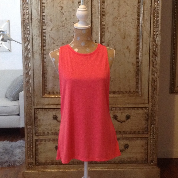 Old Navy Workout Top - Picture 1 of 4