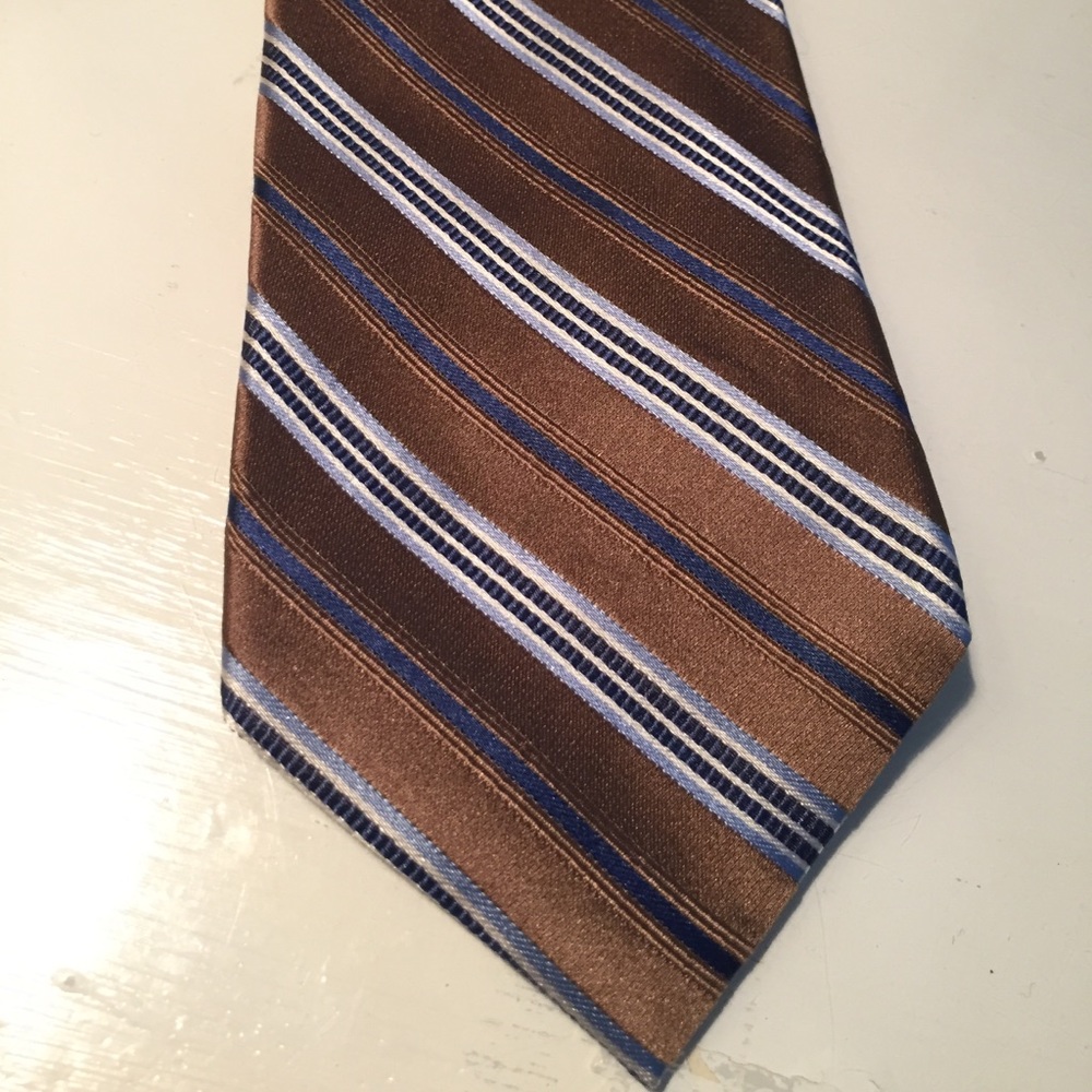Brown/Grey tie