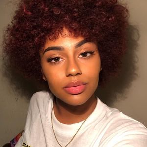 Meet your Posher, Amari