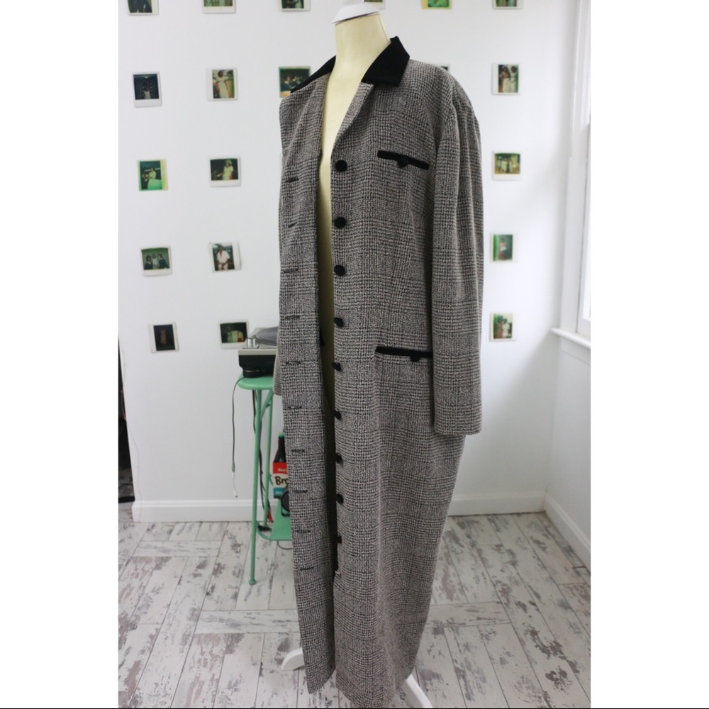 🎉SOLD🎉Tweed jacket With Velvet Trim - Picture 1 of 7