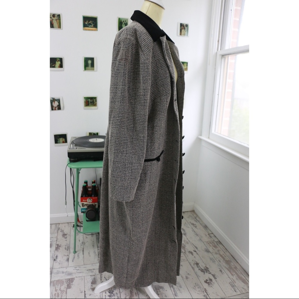 🎉SOLD🎉Tweed jacket With Velvet Trim - Picture 5 of 7
