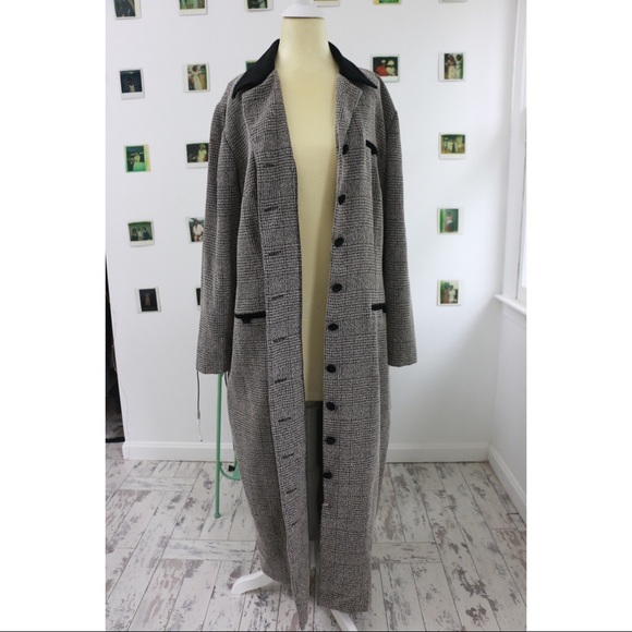🎉SOLD🎉Tweed jacket With Velvet Trim - Picture 2 of 7