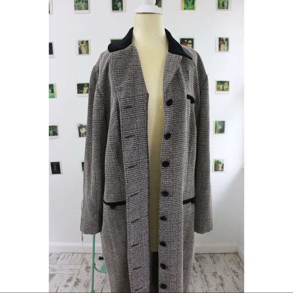 🎉SOLD🎉Tweed jacket With Velvet Trim - Picture 3 of 7
